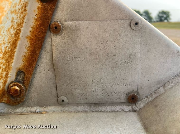 image for item II9154 1993 Warren  feed delivery trailer