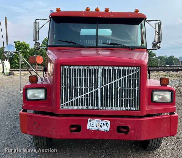 image for item II9172 Volvo  flatbed truck