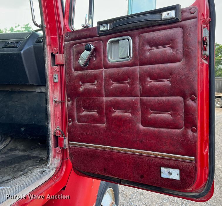 image for item II9172 Volvo  flatbed truck