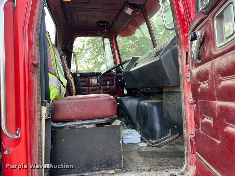 image for item II9172 Volvo  flatbed truck