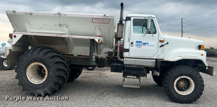 image for item II9177 1990 International 2554  applicator truck