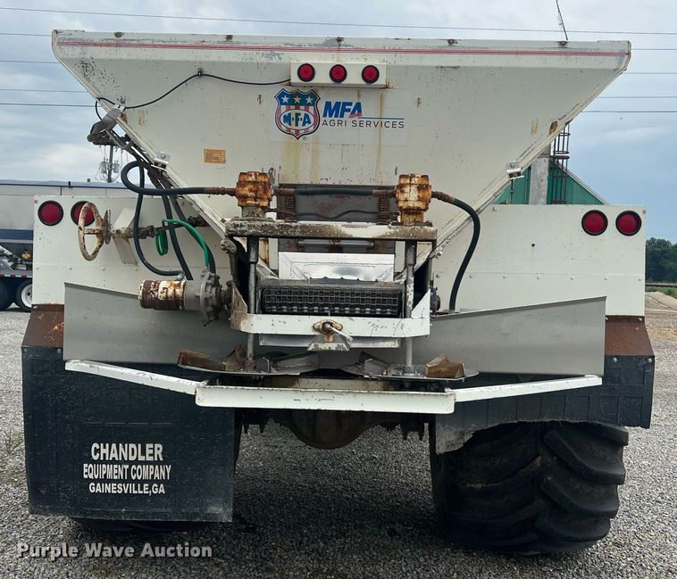 image for item II9177 1990 International 2554  applicator truck