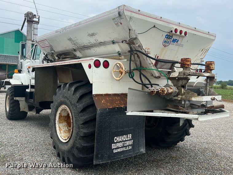 image for item II9177 1990 International 2554  applicator truck