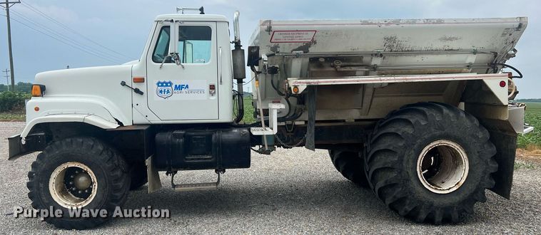 image for item II9177 1990 International 2554  applicator truck