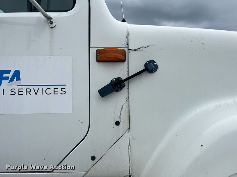 image for item II9177 1990 International 2554  applicator truck