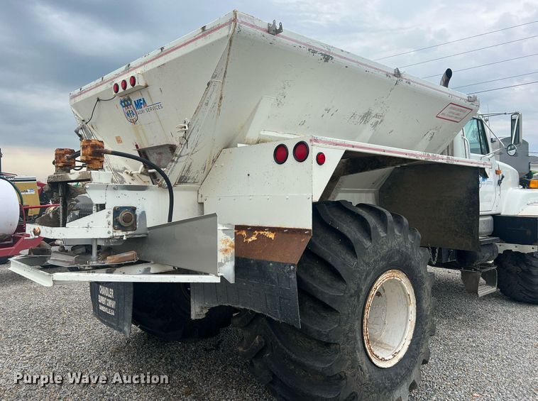 image for item II9177 1990 International 2554  applicator truck