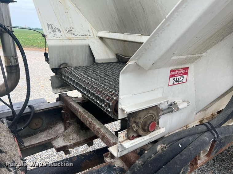 image for item II9177 1990 International 2554  applicator truck