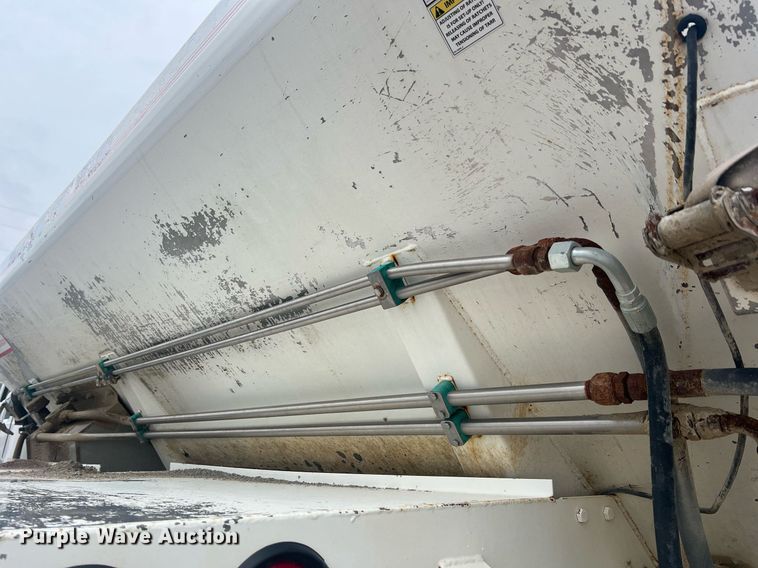 image for item II9177 1990 International 2554  applicator truck