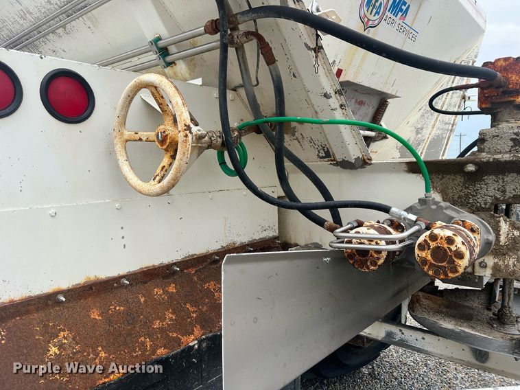 image for item II9177 1990 International 2554  applicator truck