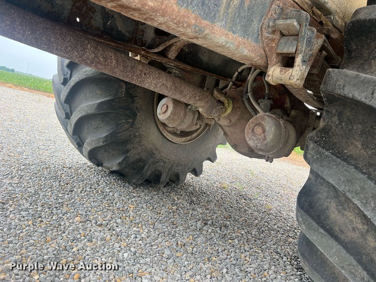 image for item II9177 1990 International 2554  applicator truck