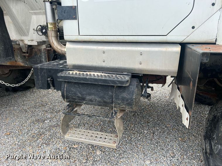 image for item II9177 1990 International 2554  applicator truck