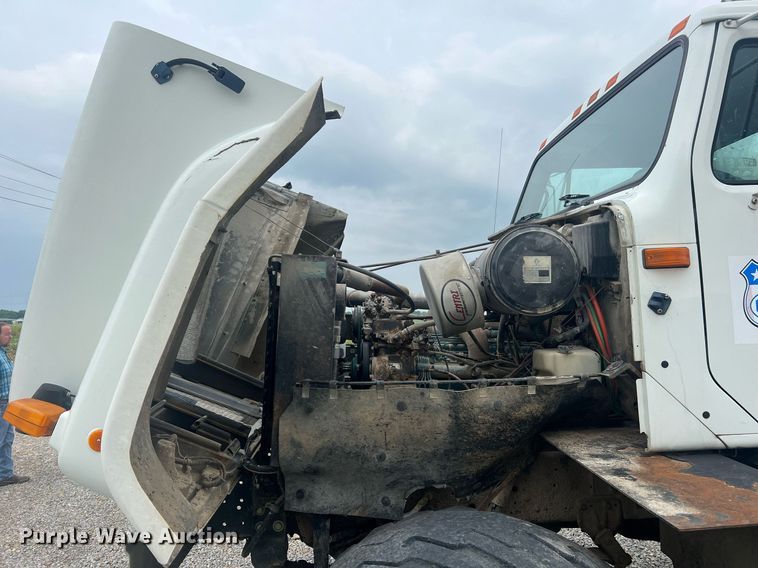 image for item II9177 1990 International 2554  applicator truck