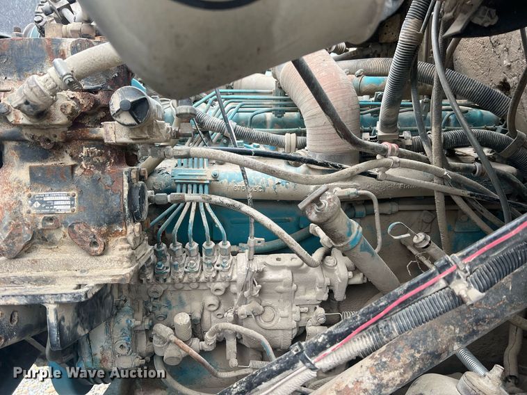 image for item II9177 1990 International 2554  applicator truck