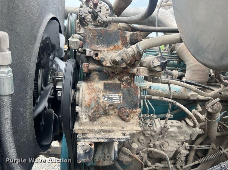 image for item II9177 1990 International 2554  applicator truck