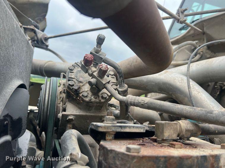 image for item II9177 1990 International 2554  applicator truck