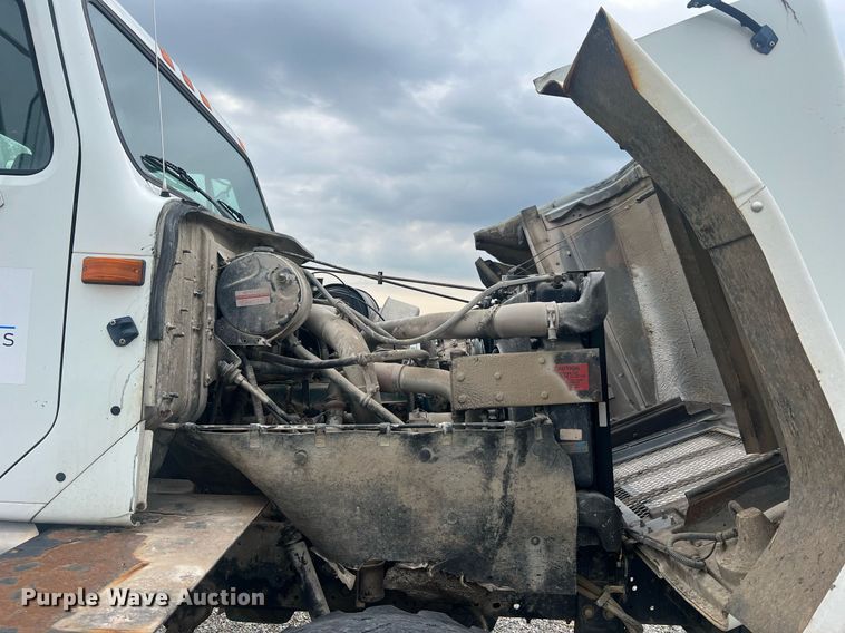 image for item II9177 1990 International 2554  applicator truck