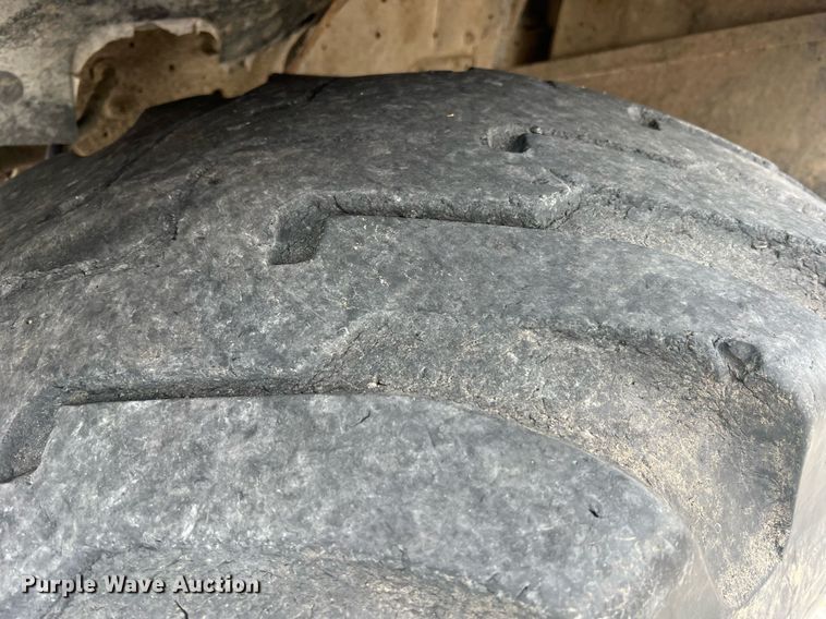 image for item II9177 1990 International 2554  applicator truck