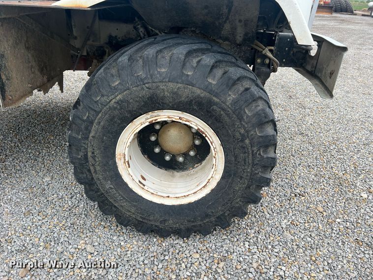 image for item II9177 1990 International 2554  applicator truck