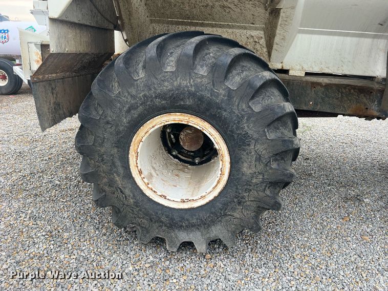 image for item II9177 1990 International 2554  applicator truck