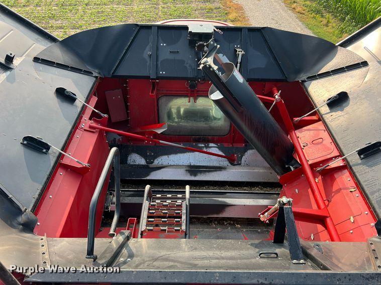 image for item II9193 2010 Case IH 8120  RWA combine