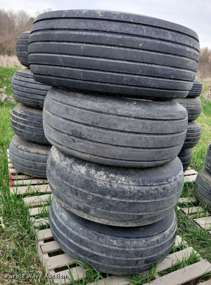 image for item JO9071 (16) Firestone 14L-16.1 tires