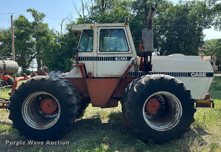 image for item KL9012 1980 Case 4890  4WD tractor