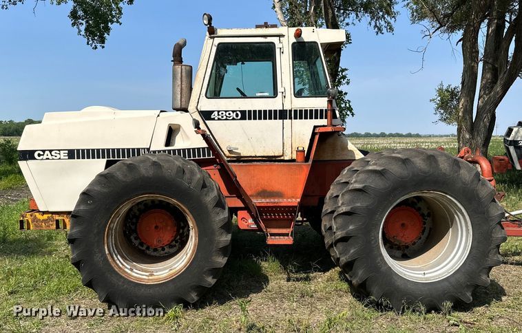 image for item KL9012 1980 Case 4890  4WD tractor