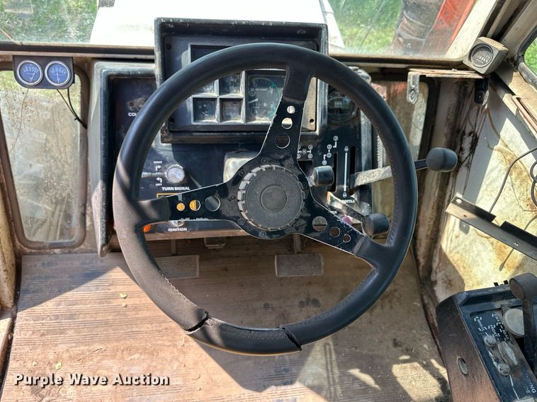 image for item KL9012 1980 Case 4890  4WD tractor