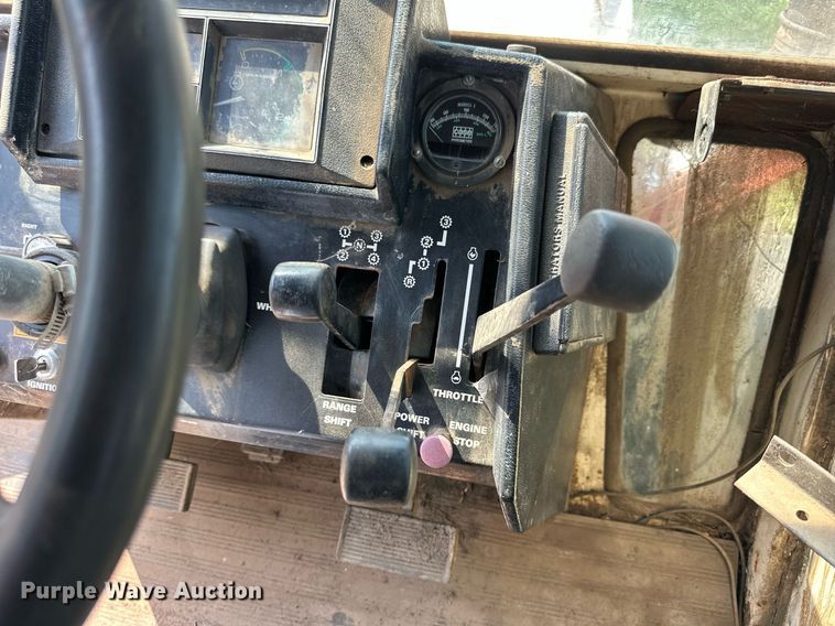 image for item KL9012 1980 Case 4890  4WD tractor