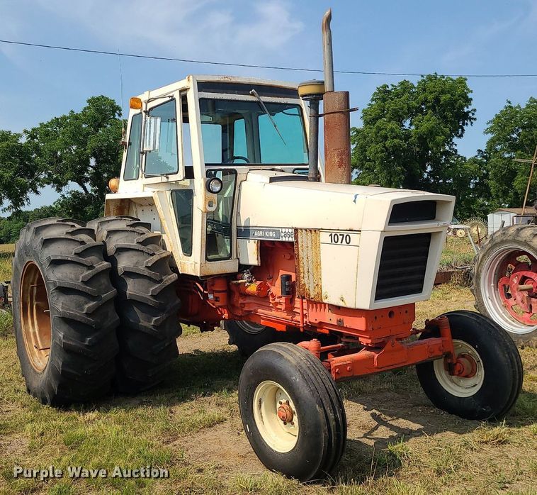 image for item LE9250 Case 1070 Agri King  tractor