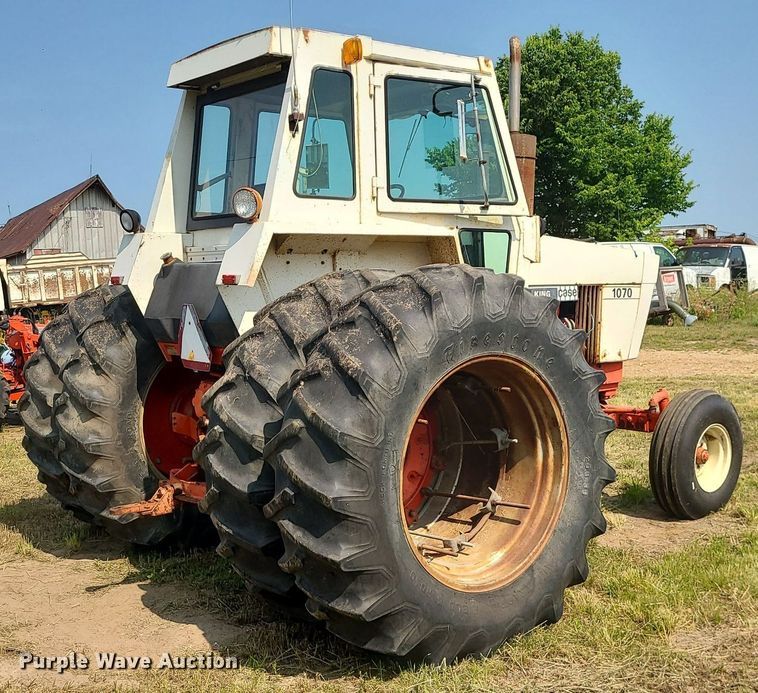 image for item LE9250 Case 1070 Agri King  tractor