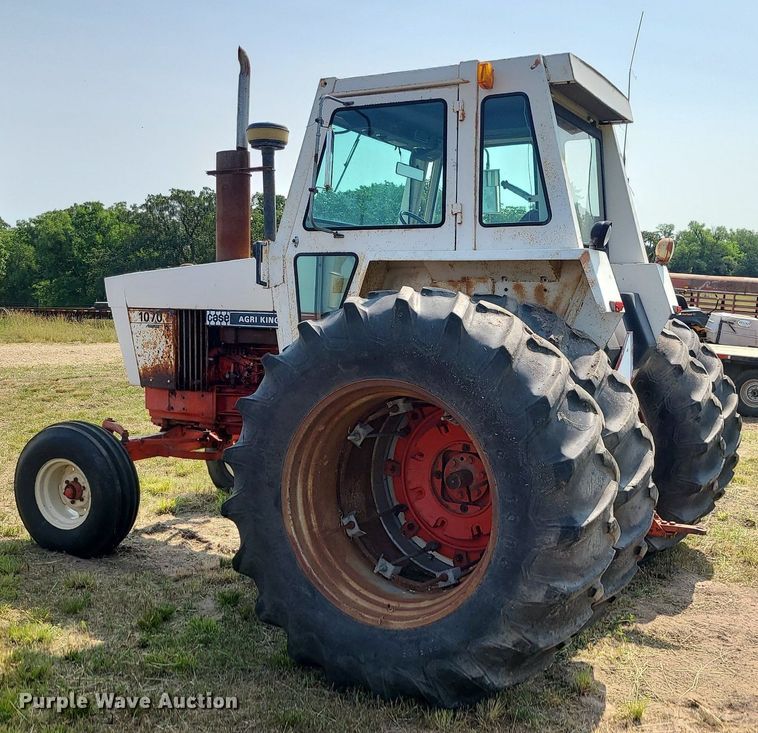 image for item LE9250 Case 1070 Agri King  tractor