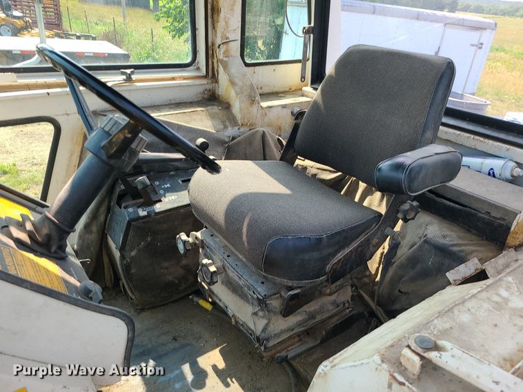 image for item LE9250 Case 1070 Agri King  tractor