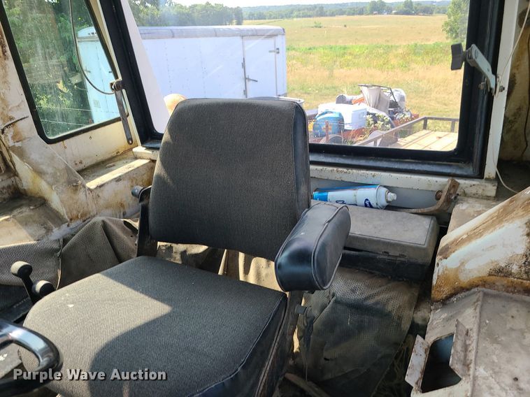 image for item LE9250 Case 1070 Agri King  tractor