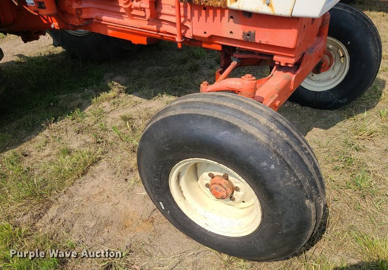 image for item LE9250 Case 1070 Agri King  tractor