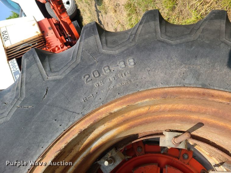 image for item LE9250 Case 1070 Agri King  tractor