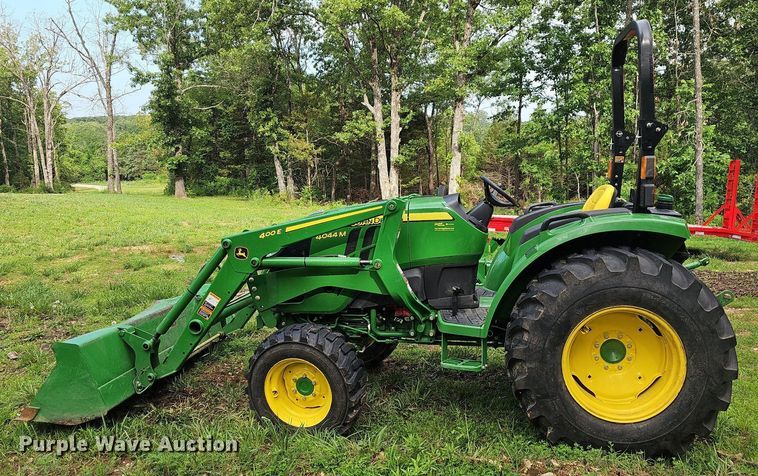 image for item LW9682 2021 John Deere 4044M  MFWD tractor