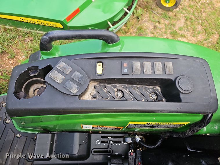 image for item LW9682 2021 John Deere 4044M  MFWD tractor