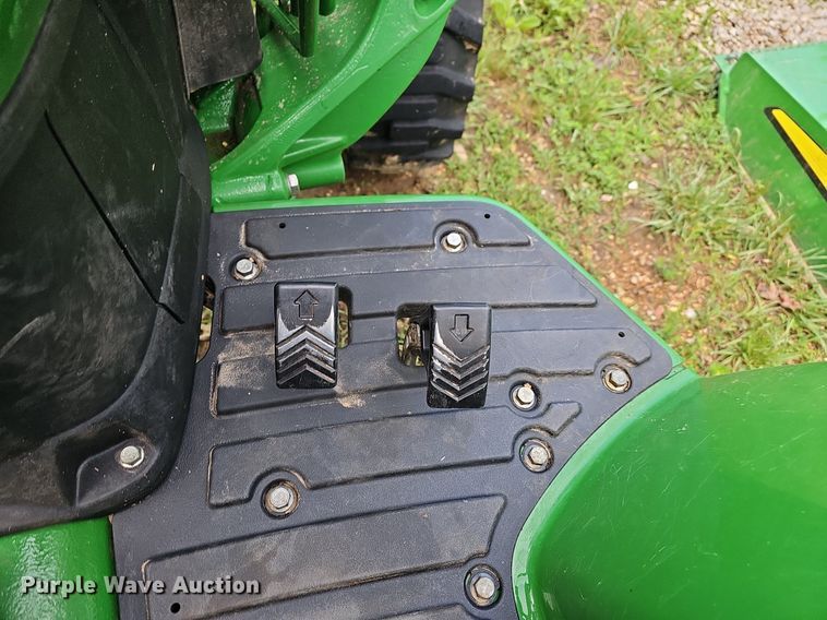 image for item LW9682 2021 John Deere 4044M  MFWD tractor