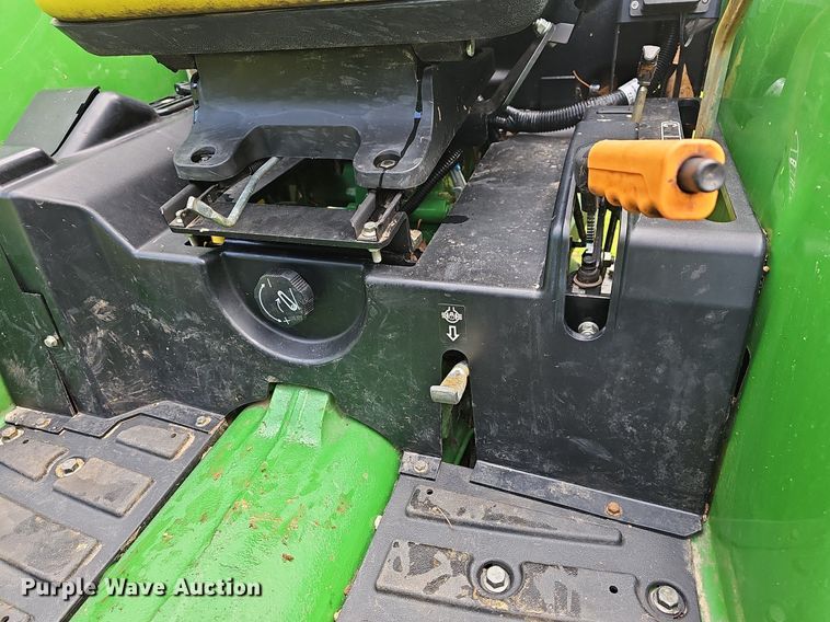 image for item LW9682 2021 John Deere 4044M  MFWD tractor