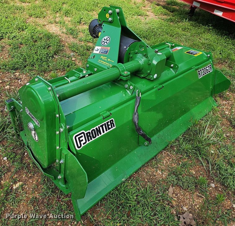 image for item LW9682 2021 John Deere 4044M  MFWD tractor