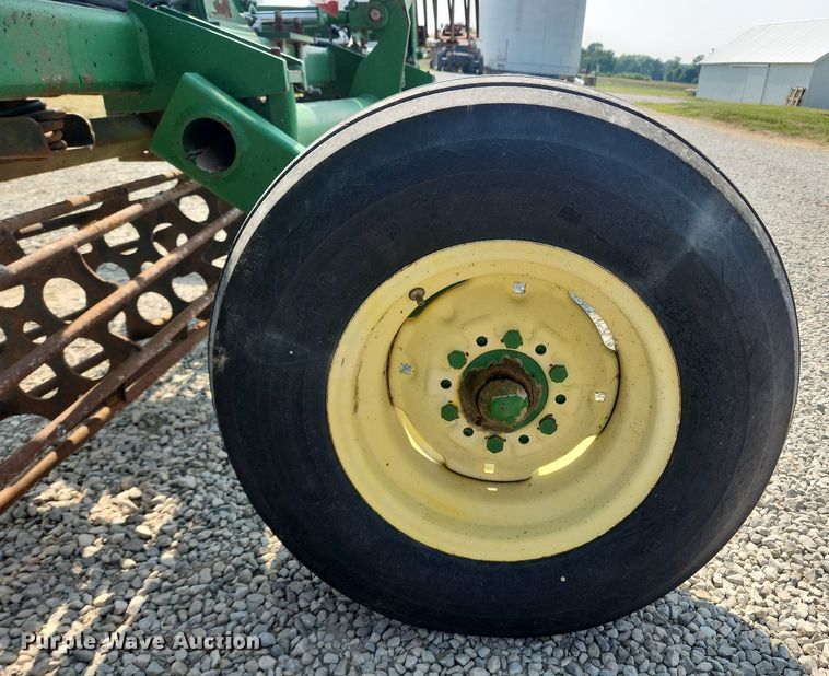 image for item LX9732 John Deere 200  seedbed finisher