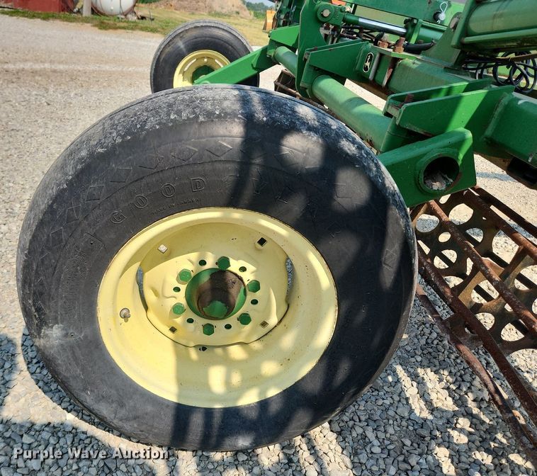 image for item LX9732 John Deere 200  seedbed finisher