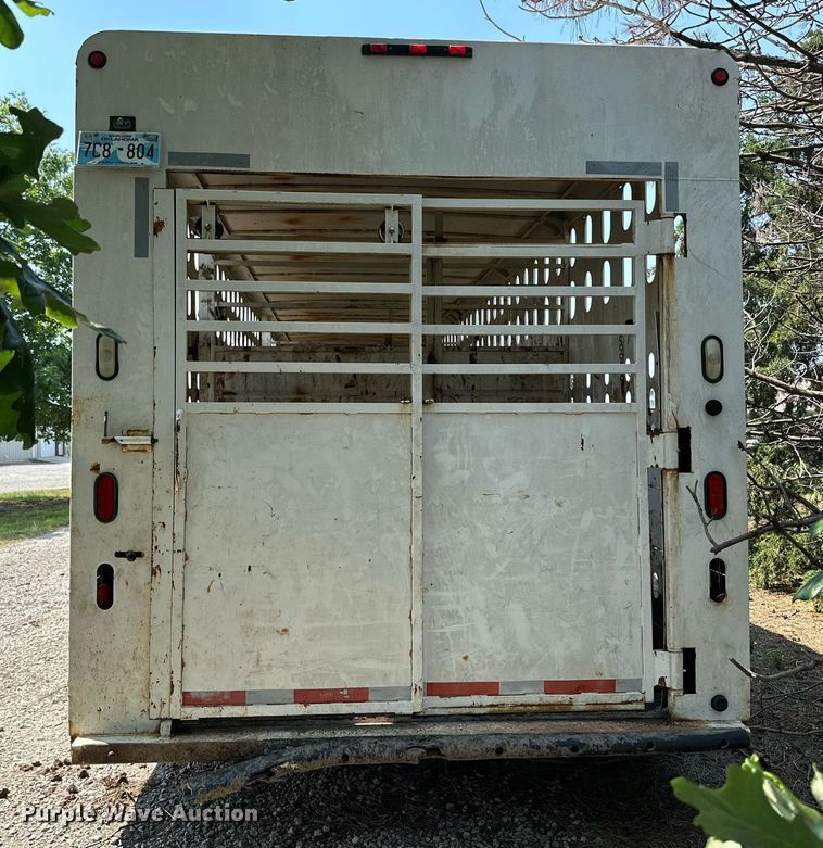 image for item MB9534 2003 McElroy  livestock trailer