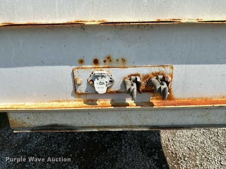 image for item MB9534 2003 McElroy  livestock trailer