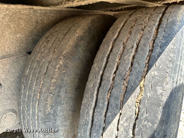 image for item MB9534 2003 McElroy  livestock trailer