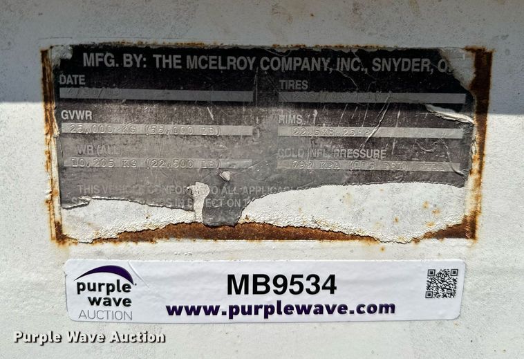 image for item MB9534 2003 McElroy  livestock trailer