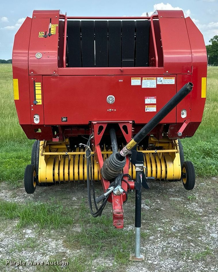 image for item MB9548 2009 New Holland BR7060  round baler