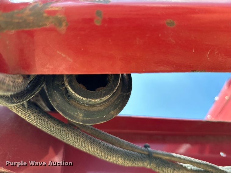 image for item MB9548 2009 New Holland BR7060  round baler