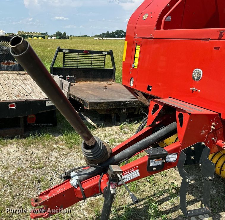 image for item MB9548 2009 New Holland BR7060  round baler